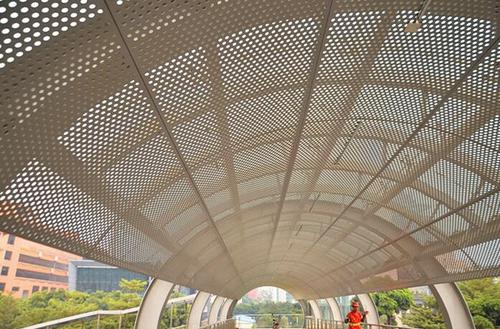 1513760916106985.jpg 冲孔铝单板、穿孔铝单板、铝幕墙板